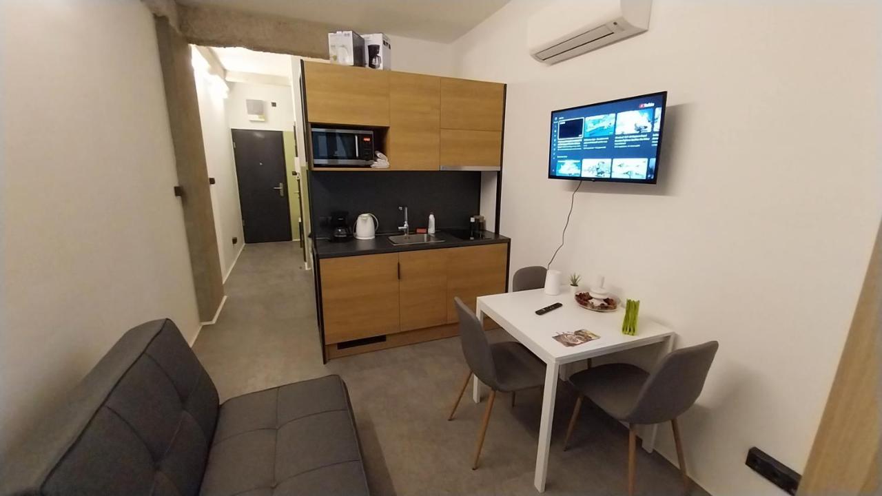 Peaceful Basement Apartment With Terrace & Free Gym Budapest Exterior photo